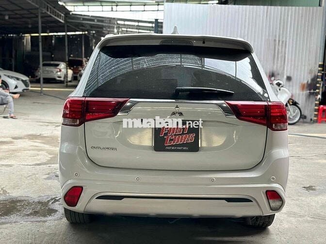 Mitsubishi Outlander 2022 2.0 CVT 39000 km một chủ