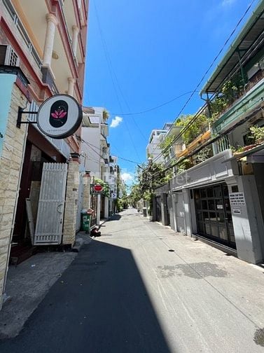 Biệt Thự HXH 339 Lê VăN Sỹ, P13, Q3. DT 9mx20m, 4 Tầng