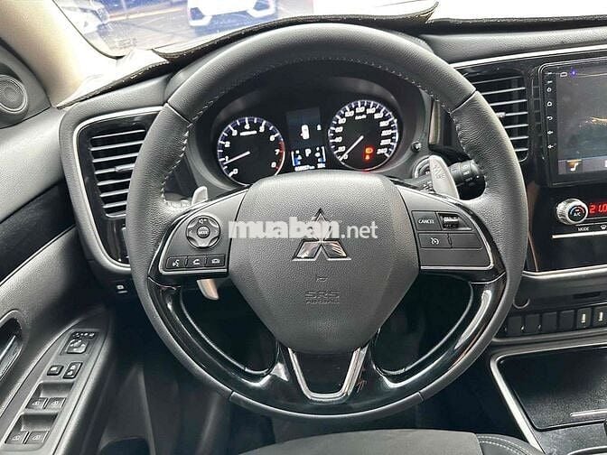 Mitsubishi Outlander 2022 2.0 CVT 39000 km một chủ