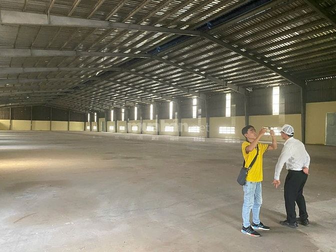 Cho thuê nhà xưởng KCN Tân Đức – Đức Hòa,Long An,KV: 5.100m2,X:2.900m2