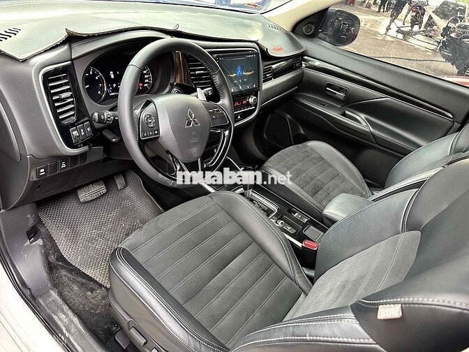 Mitsubishi Outlander 2022 2.0 CVT 39000 km một chủ