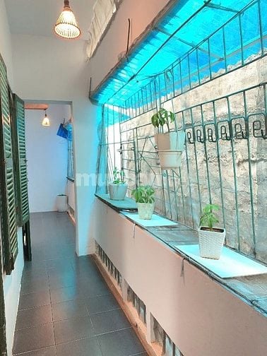 Cho thuê căn hộ 50m2, 2PN, Trần Quốc Toản, Q Hoàn Kiếm