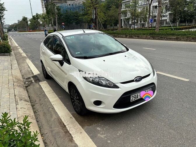 Ford Fiesta 2011 1.6 AT Sedan - 115000 km