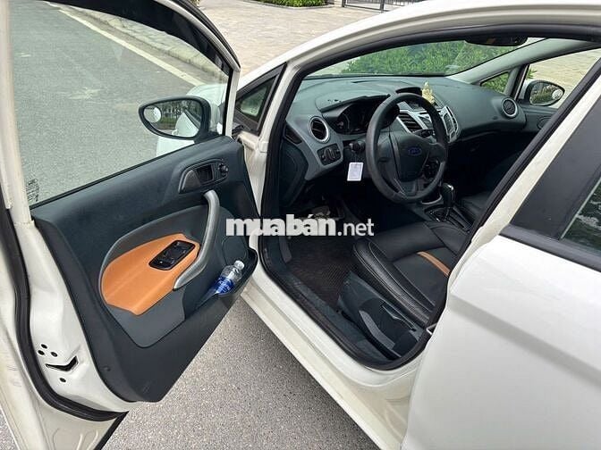 Ford Fiesta 2011 1.6 AT Sedan - 115000 km