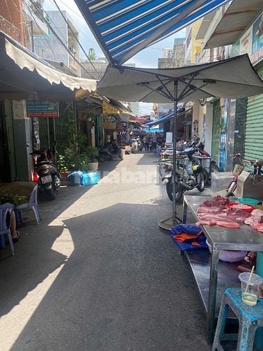 Bán nhà mặt tiền Trường Chinh, hẻm sau là chợ Lạc Quang, giáp Tân Bình