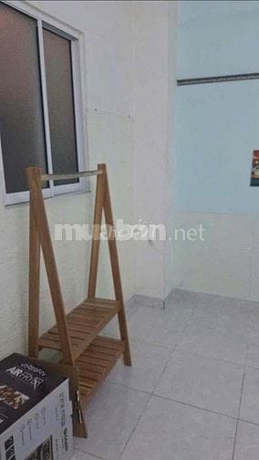 Cho thuê phòng lầu 2 có chổ để xe, giờ giấc tự do.