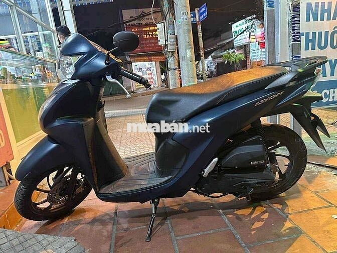 thanh lý xe vision 2023 odo 8.800km kí giấy được