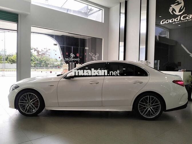 Mercedes Benz C Class 2023 C43 AMG - 2500 km