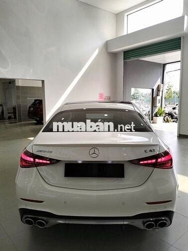 Mercedes Benz C Class 2023 C43 AMG - 2500 km