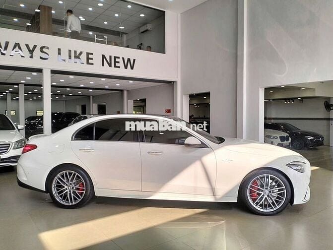 Mercedes Benz C Class 2023 C43 AMG - 2500 km