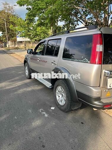 Ford Everest 2008 - 300 km