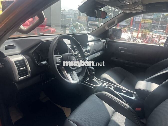 Mitsubishi Triton 2025 Premium 2WD AT