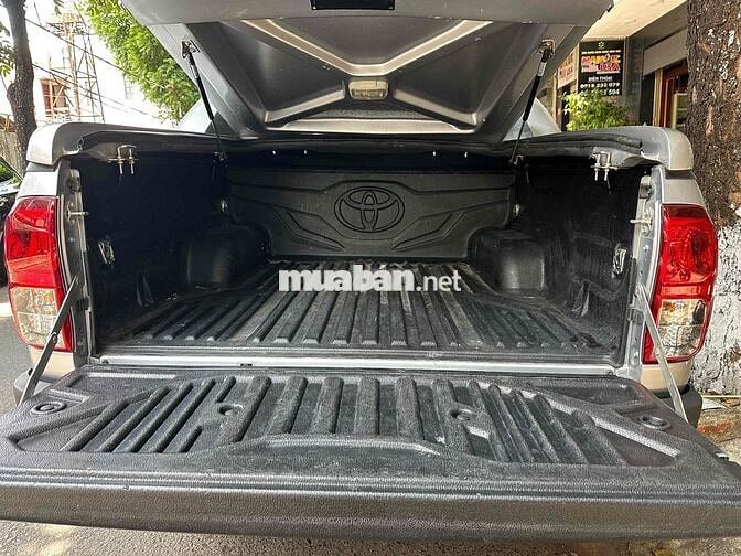 TOYOTA HILUX E MT SX 2016 NHẬP KHẨU