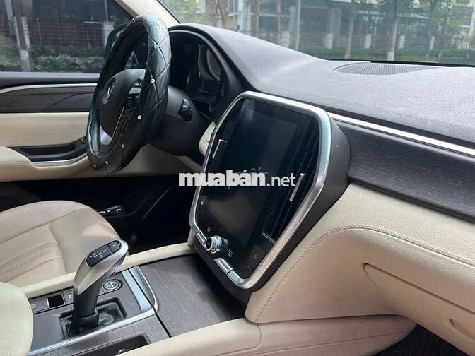 VinFast Lux SA2.0 2021 Premium 2.0 AT - 39000 km