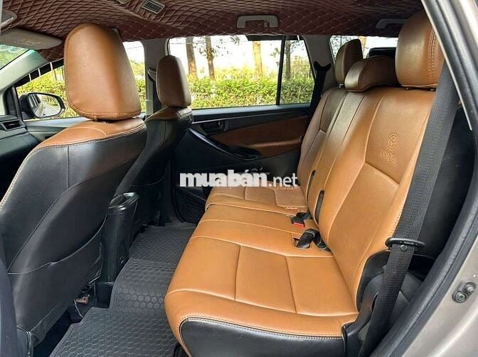 Toyota Innova 2.0E MT sx 2019 chuẩn 6 vạn km