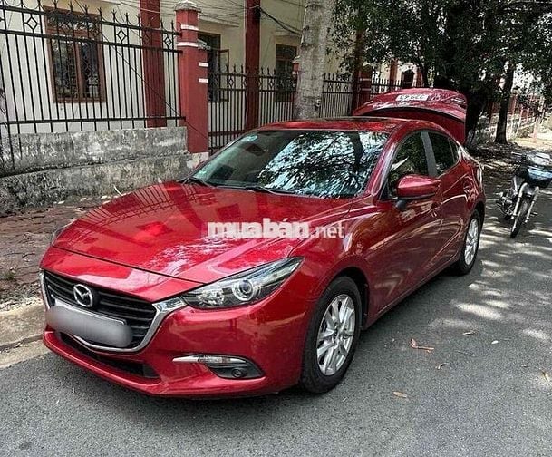Mazda 3 mode 2018 1.5 AT Sedan - 76000 km