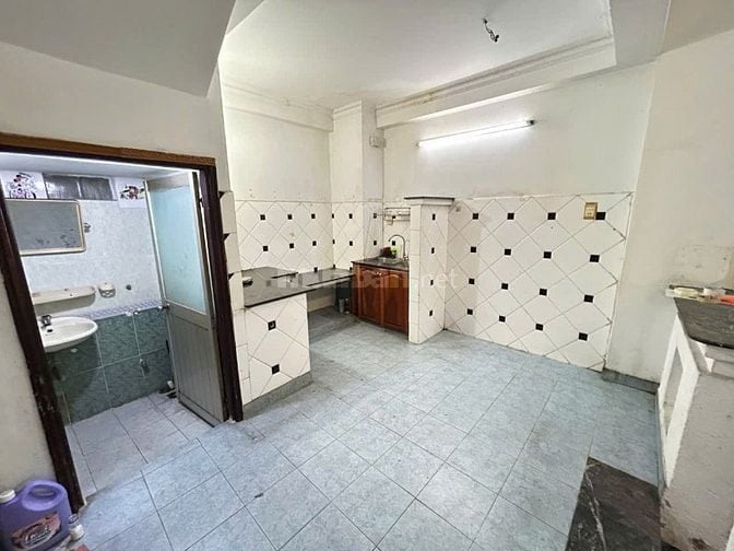 4 tầng- Nguyễn Duy Dương, P4, Q10, 4PN ngay chợ Nhật Tảo, sát mặt tiền