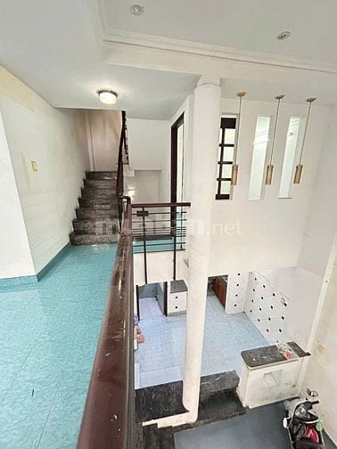 4 tầng- Nguyễn Duy Dương, P4, Q10, 4PN ngay chợ Nhật Tảo, sát mặt tiền