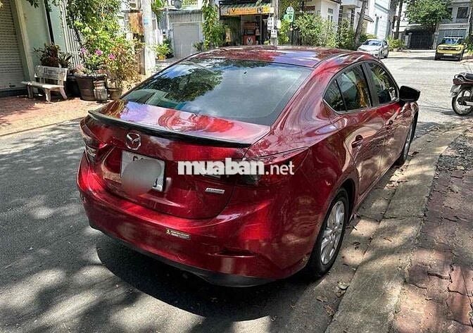 Mazda 3 mode 2018 1.5 AT Sedan - 76000 km
