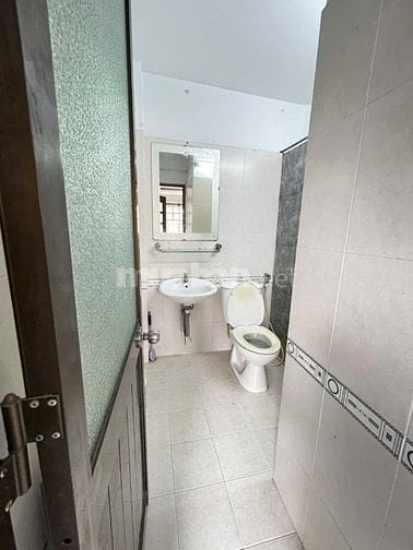 4 tầng- Nguyễn Duy Dương, P4, Q10, 4PN ngay chợ Nhật Tảo, sát mặt tiền