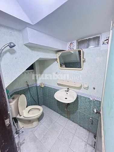 4 tầng- Nguyễn Duy Dương, P4, Q10, 4PN ngay chợ Nhật Tảo, sát mặt tiền