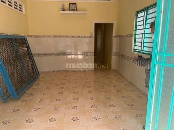 Bán gấp nhà 200m2 SHR ở ngay MT Gia Tân, Gia Lộc, Trảng Bàng chỉ 650tr