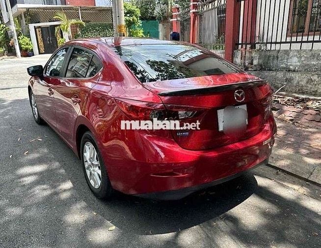Mazda 3 mode 2018 1.5 AT Sedan - 76000 km