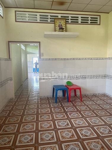 Bán gấp nhà 200m2 SHR ở ngay MT Gia Tân, Gia Lộc, Trảng Bàng chỉ 650tr