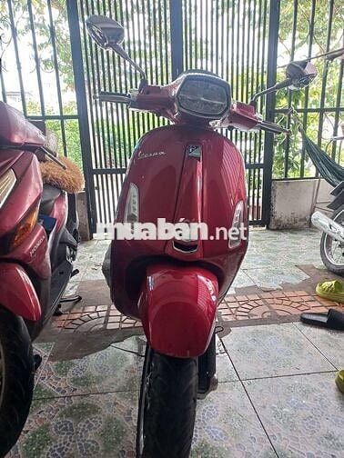 Nhà dư chiếc Vespa cần bán lại