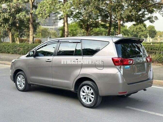 Toyota Innova 2.0E MT sx 2019 chuẩn 6 vạn km