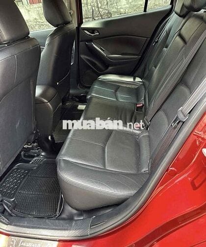 Mazda 3 mode 2018 1.5 AT Sedan - 76000 km