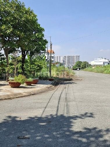 Bán đất mặt tiền D4 phường Phú Hữu Quận 9 giá 29,1 tỷ
