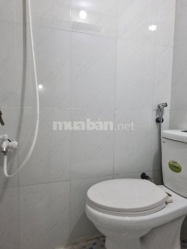 Chính chủ cho thuê nguyên căn ngay trung tâm q12 