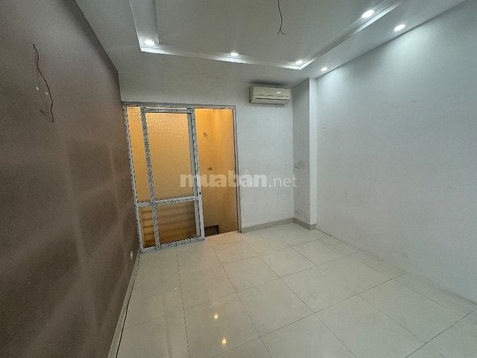 CẦU GIẤY - CHO THUÊ CỬA HÀNG TẦNG 1+2 (PHỐ THỜI TRANG)
