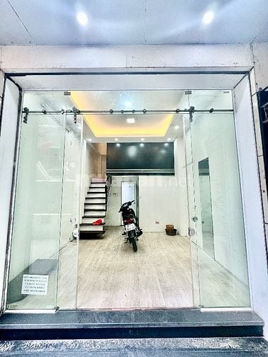 CẦU GIẤY - CHO THUÊ CỬA HÀNG TẦNG 1+2 (PHỐ THỜI TRANG)
