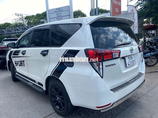 Toyota Innova 2019 số tự động, bảo hành 1 năm