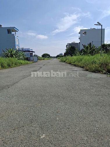 Bán đất mặt tiền D4 phường Phú Hữu Quận 9 giá 29,1 tỷ
