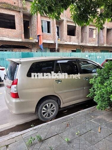 Toyota Innova 2016 - 100000 km