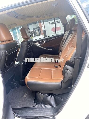 Toyota Innova 2019 số tự động, bảo hành 1 năm