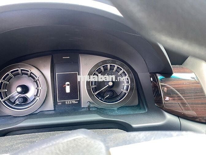 Toyota Innova 2019 số tự động, bảo hành 1 năm