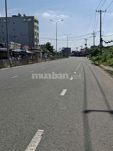 Bán đất mặt tiền D4 phường Phú Hữu Quận 9 giá 29,1 tỷ