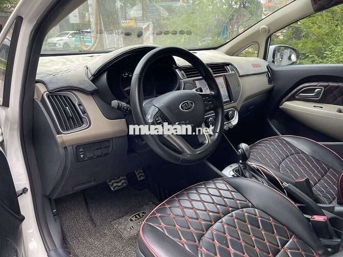 Kia Rio 2015 1.4 AT Sedan - 90000 km