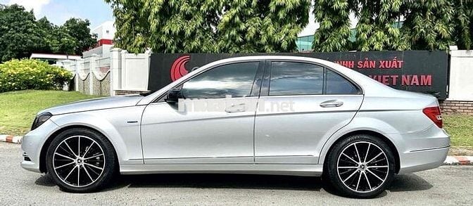 Mercedes Benz C Class 2012 C200 - 52 km