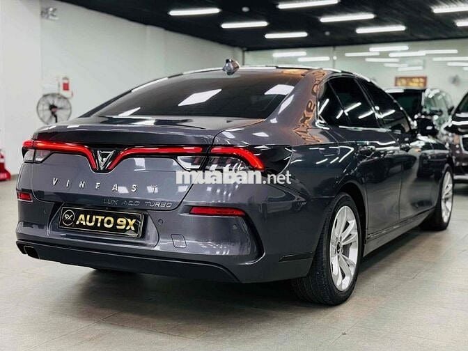 VinFast Lux A2.0AT Base 2020 siêu đẹp