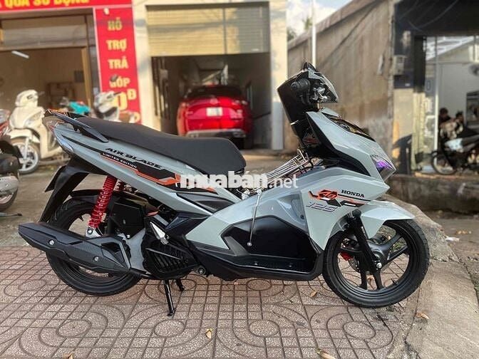 🌟Bán AirBlade.2017.125Fi.khoá ga up xám xi măng🌟