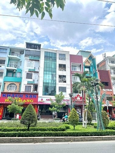 💥 CHO THUÊ MẶT TIỀN PHAN XÍCH LONG NGANG 8M - NGUYÊN CĂN 160 TRIỆU