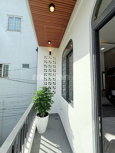 Bán nhà 3 mặt thoáng HXH đường Cao Đạt, Q5. Gần viện Nhiệt Đới