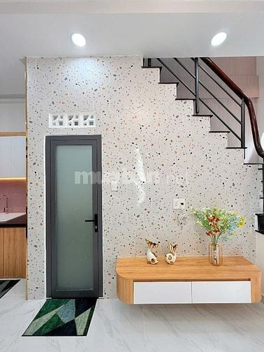 Bán nhà 3 mặt thoáng HXH đường Cao Đạt, Q5. Gần viện Nhiệt Đới
