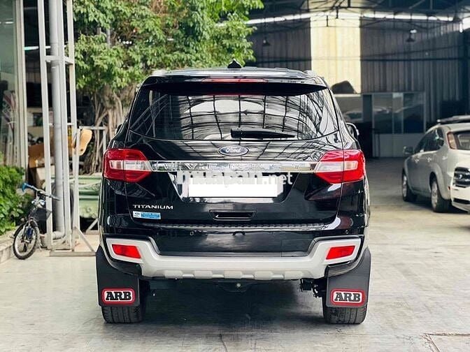 EVEREST TITANIUM 2022 MÁY BI-TURBO XE CỰC ĐẸP