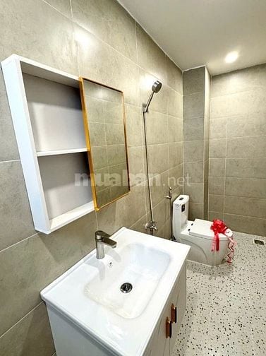 Nhà phố full nội thất 1 trệt 2 lầu ngay khu bên sông đường 25 HBC